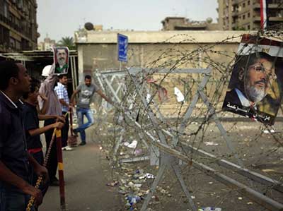 Egypte: Kerry accuse les Frères de «voler la révolution», la confrérie le rejette