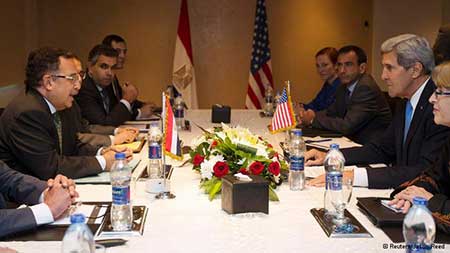 Kerry en Arabie pour vaincre la méfiance, multiplie les déclarations rassurantes