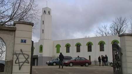 Islamophobie en France: des inscriptions racistes sur deux mosquées