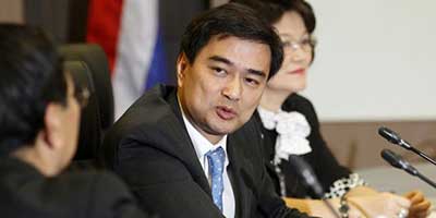Thaïlande: l'ex-premier ministre inculpé de meurtre. Thaïlande: l’ex-premier ministre inculpé de meurtre, les manifestations continuent