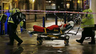 Londres: au moins 76 blessés après l'effondrement du plafond d'un théâtre. Londres: au moins 76 blessés après l’effondrement du plafond d’un théâtre