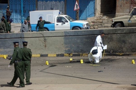 Yémen: attentat-suicide contre le ministère de la défense