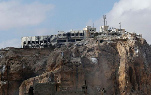 Falaises entourant le cœur historique de la ville chrétienne de Maaloula le 18 septembre 2013 (Photo Anwar Amro. AFP)