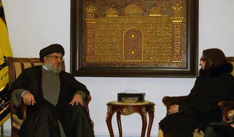 Sayed Nasrallah reçoit la militante algérienne Djamila Bouhired. Sayed Nasrallah reçoit la militante algérienne Djamila Bouhired