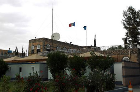 Yémen: attentat près de l’ambassade de France à Sanaa, les Houthis progressent dans le nord du pays