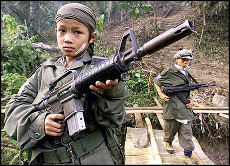 Birmanie: une centaine d'enfants soldats rendus à la vie civile. Birmanie: une centaine d’enfants soldats rendus à la vie civile