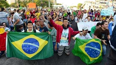 Brésil: des manifs contre le Mondial 2014 pour «un pays plus juste».
