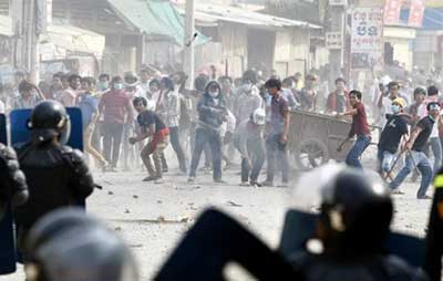 Cambodge: répression d'une manifestation réclamant le départ du gouvernement.