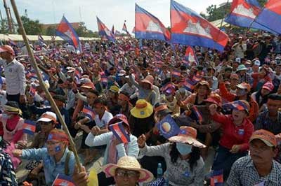 Cambodge: répression d'une manifestation réclamant le départ du gouvernement.