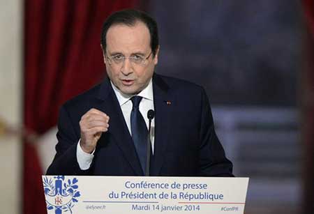 Hollande: 700 Français et étrangers partis de France pour combattre en Syrie
