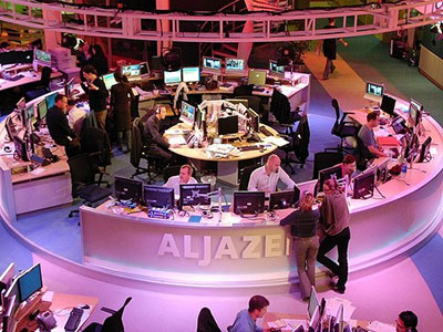 Trois journalistes d’Al-Jazira détenus en Egypte pour «terrorisme»