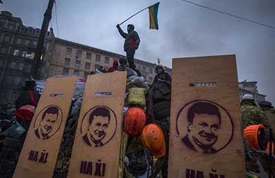 Ashton en Ukraine, un pays «au bord de la guerre civile», selon l'ex-président Kravtchouk.