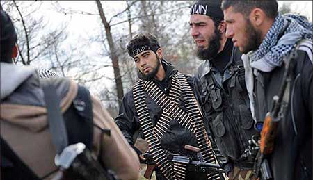 Les jeunes européens rejoignent toujours les rangs terroristes en Syrie.