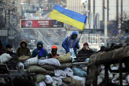 Ukraine: le Premier ministre démissionne, le Parlement abroge une législation répressive.
