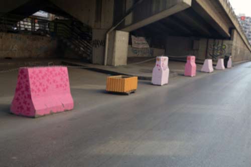 Les habitants de la Banlieue-sud répondent à leur manière aux explosions terroristes