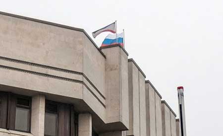 Ianoukovitch, sous la «protection de la Russie», sort de son silence.