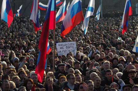 Ianoukovitch, sous la «protection de la Russie», sort de son silence.
