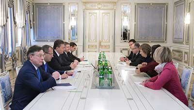 L'UE prête à soutenir une réforme constitutionnelle en Ukraine.