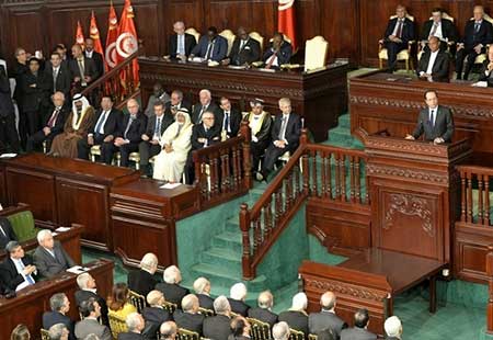 La Tunisie fête sa nouvelle Constitution, saluée comme un texte «majeur»
