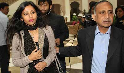 La justice US inculpe à nouveau la diplomate indienne. La justice US inculpe à nouveau la diplomate indienne
