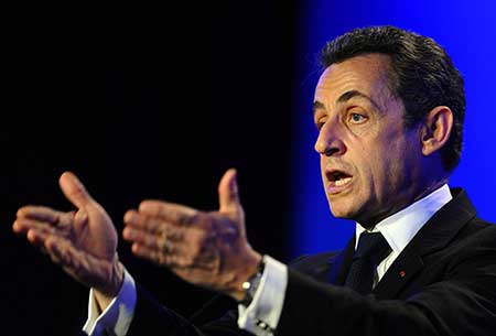 Écoutes: violente contre-attaque de Sarkozy après sa comparaison
