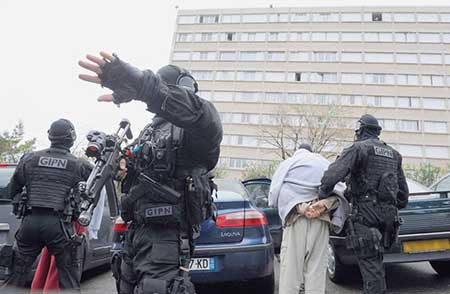 Combattants extrémistes en Syrie: 4 «organisateurs» arrêtés en France
