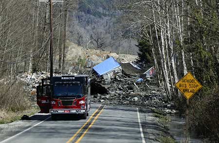 USA: glissement de terrain, vers un lourd bilan. USA: glissement de terrain, vers un lourd bilan
