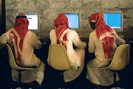 Arabie: trois internautes arrêtés pour des vidéos dénonçant la pauvreté
