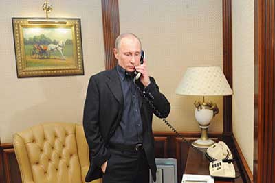Ukraine: la Crimée sous contrôle pro-russe, Poutine accepte l'initiative de Merkel.