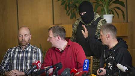 Le sort des observateurs de l’OSCE en négociation dans l’Est ukrainien. Le sort des observateurs de l’OSCE en négociation dans l’Est ukrainien