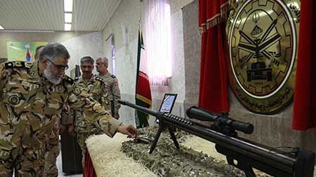 Iran/nouveautés militaires: mitrailleuse qui tire 2000 tirs/minute, gilet pare-balles en liquide
