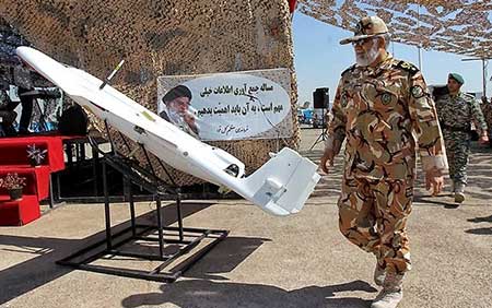 Iran/nouveautés militaires: mitrailleuse qui tire 2000 tirs/minute, gilet pare-balles en liquide
