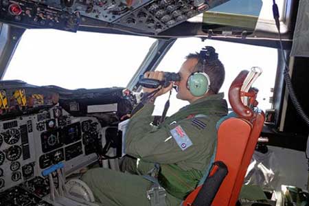 MH370: aucun débris retrouvé, l'opposition malaisienne accuse Kuala Lumpur de dissimulation.