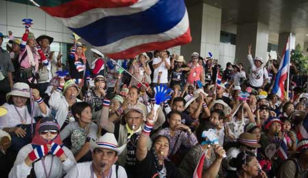 Thaïlande: la junte militaire convoque le gouvernement déchu. Thaïlande: la junte militaire convoque le gouvernement déchu