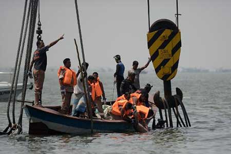 Naufrage d'un ferry au Bangladesh: le bilan monte à 45 morts. Naufrage d’un ferry au Bangladesh: le bilan monte à 45 morts
