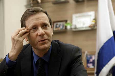 La presse israélienne dévoile les liens entre Herzog et des opposants syriens.