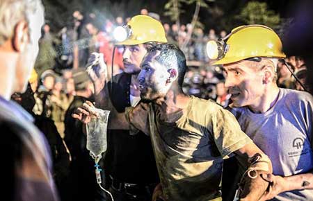 Turquie: deuil national après l’accident minier qui fait au moins 205 morts. Turquie: deuil national après l’accident minier qui fait au moins 205 morts