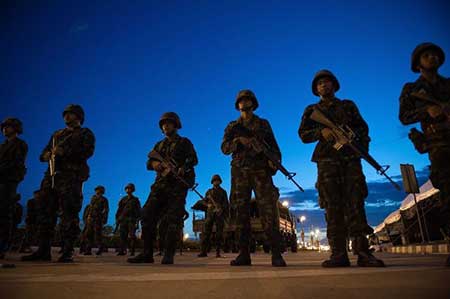Thaïlande: la junte militaire convoque le gouvernement déchu. Thaïlande: la junte militaire convoque le gouvernement déchu
