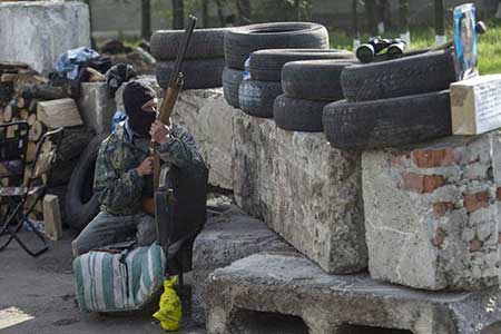 Ukraine: l’armée lance une opération à Slaviansk, 2 hélicoptères abattus. Ukraine: l’armée lance une opération à Slaviansk, 2 hélicoptères abattus