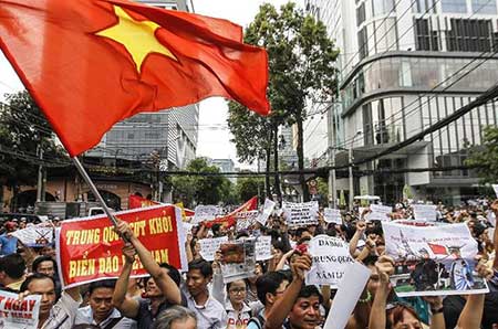 Le Vietnam secoué par ses pires violences antichinoises depuis des décennies. Le Vietnam secoué par ses pires violences antichinoises depuis des décennies