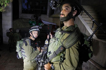 L’offensive israélienne contre la Cisjordanie occupée continue: 10 arrestations et un mort 