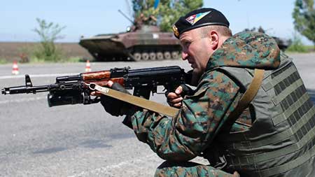 Ukraine: un avion militaire abattu par des prorusses, 49 soldats tués. Ukraine: un avion militaire abattu par des prorusses, 49 soldats tués
