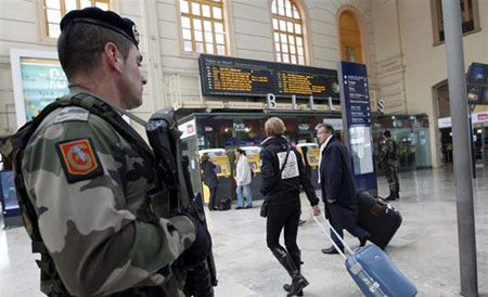A son tour, la France renforce la sécurité dans ses aéroports