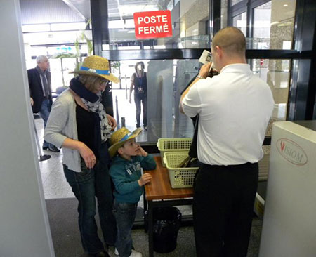 A son tour, la France renforce la sécurité dans ses aéroports