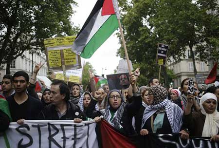 Interdiction de la manifestation pro palestinienne à Paris: le CRIF demande, Cazeneuve obéit!
