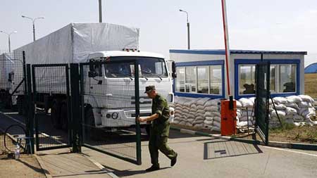 Ukraine: Merkel atterrit à Kiev, tous les camions russes sont repartis.