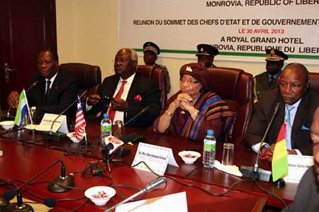 Ebola: sommet régional à Conakry sur la menace de l’épidémie
