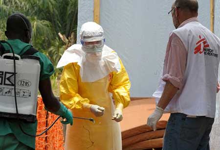 Ebola: sommet régional à Conakry sur la menace de l’épidémie
