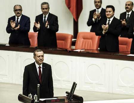 Turquie: Erdogan investi nouveau président, colère de l’opposition. Turquie: Erdogan investi nouveau président, colère de l’opposition