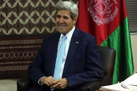 Kerry à Kaboul pour un nouveau coup de pouce à la présidentielle afghane. Kerry à Kaboul pour un nouveau coup de pouce à la présidentielle afghane